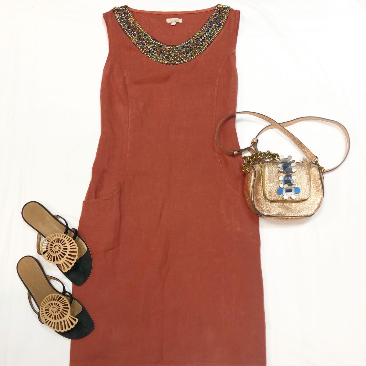 Платье /лён/ LINA TOMEI размер M цена 6 154 руб 
Сабо HERMES размер 36.5 цена 23 078 руб