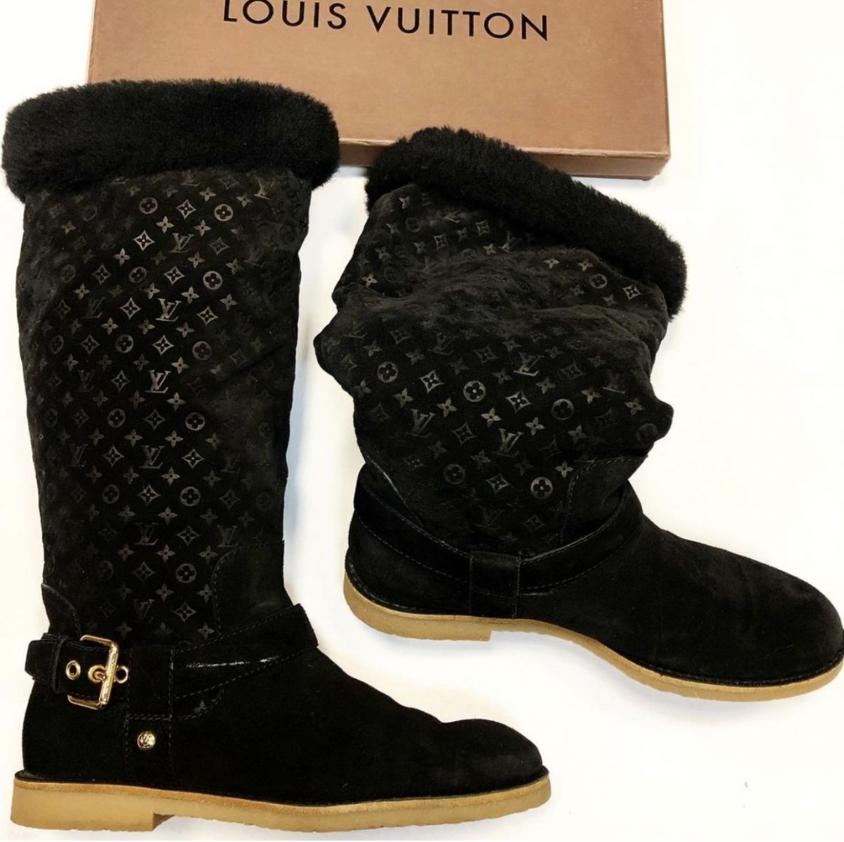 Сапоги замшевые/зимние Louis Vuitton  размер 39.1/2 цена 15 385 руб