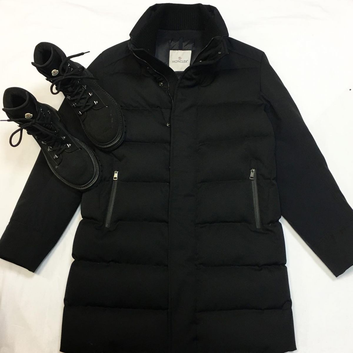 #MechtamenКуртка- пуховик Moncler  размер 1 цена 23 078 руб Ботинки Moncler размер 41 цена 15 385 руб
