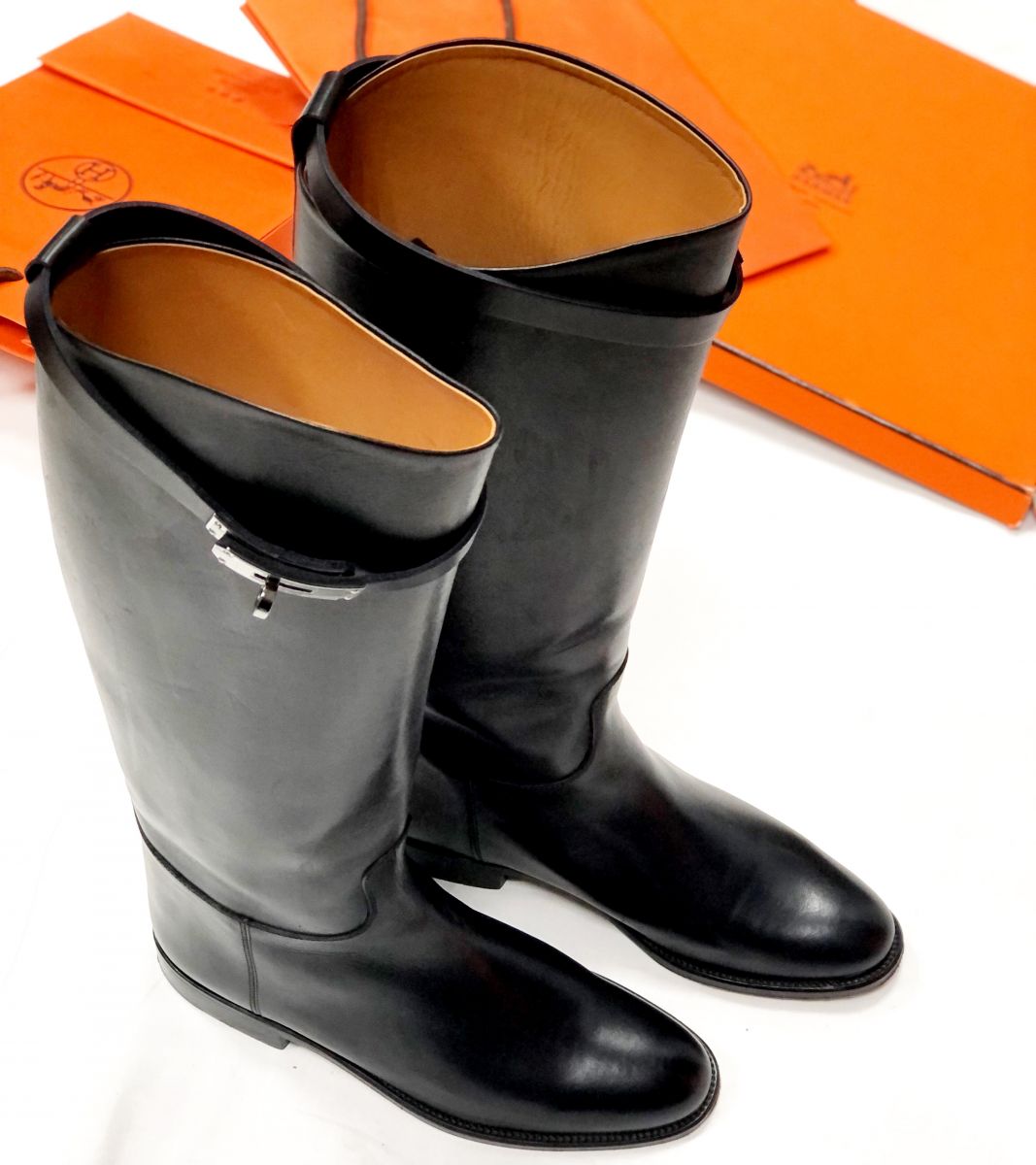 Сапоги HERMES размер 37 цена 78
275 руб