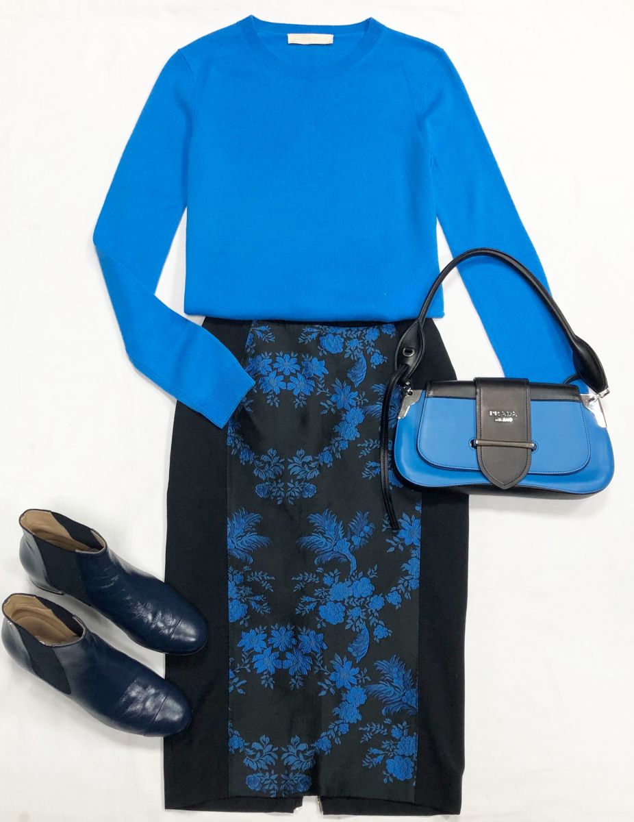 Юбка Stella McCartney размер 36 цена 3 131 руб
Кофта Venessa Bruno размер S цена 6 262 руб
Ботильоны Chanel размер 38.5 цена 31 310 руб
Сумка Prada