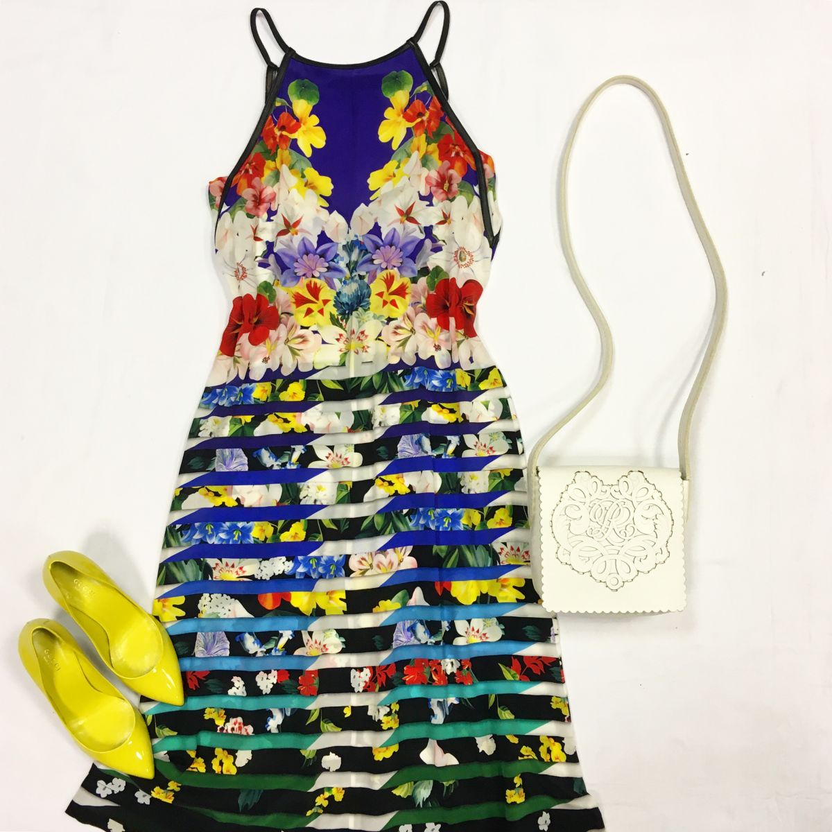 Сарафан Mary Katrantzou  44 цена 23 077 руб Туфли Gucci размер 36.5 цена 6 154 руб Сумка 