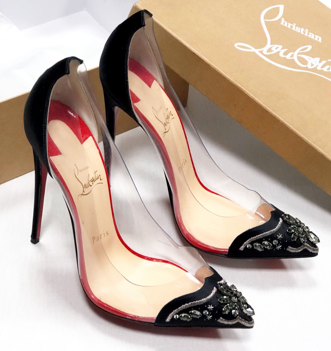 Туфли /камни/ LOUBOUTIN размер 40 цена 23 483 руб
