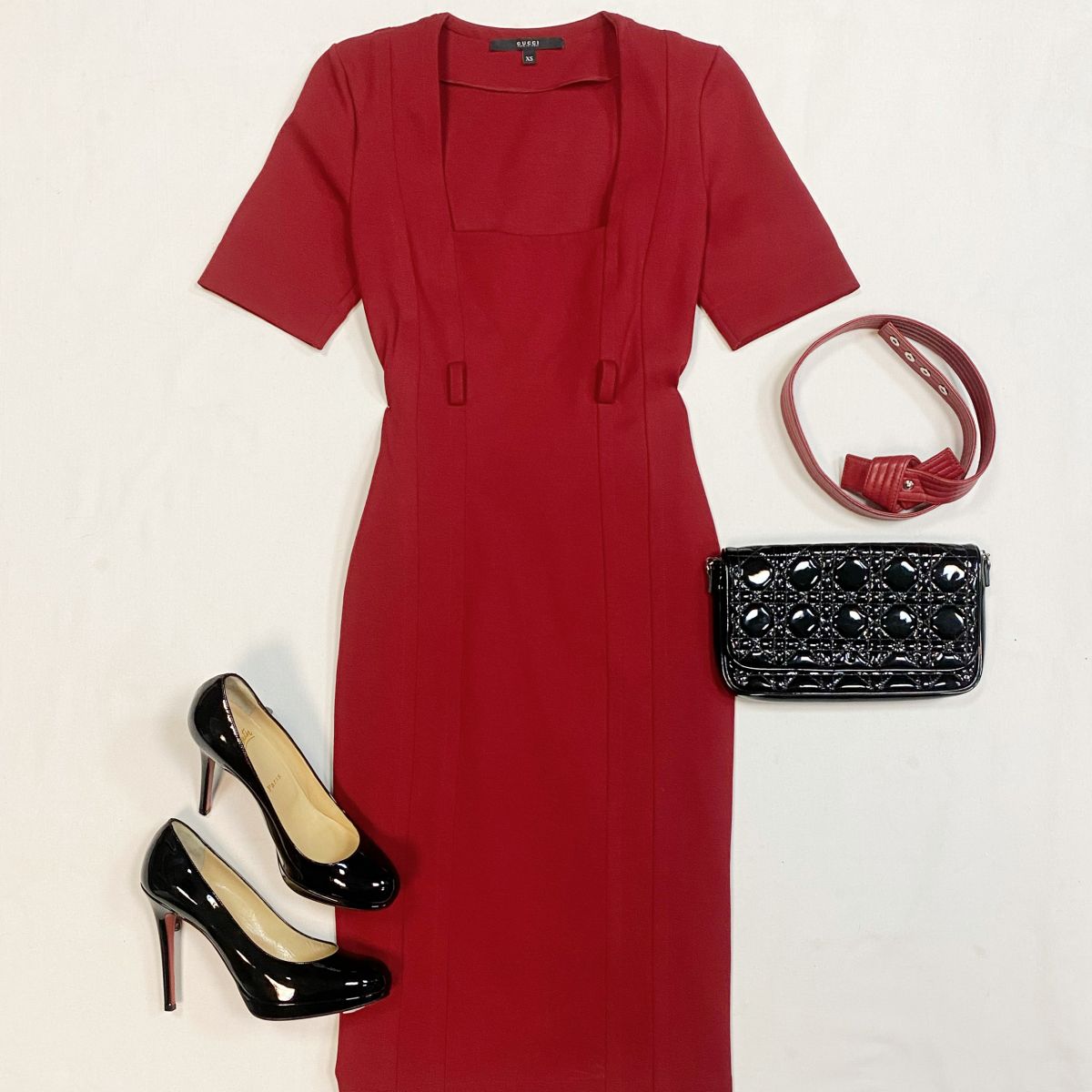 Платье+пояс Gucci размер XS цена 15 385 рубТуфли Louboutin размер 37 цена 15 385 рубСумка Dior