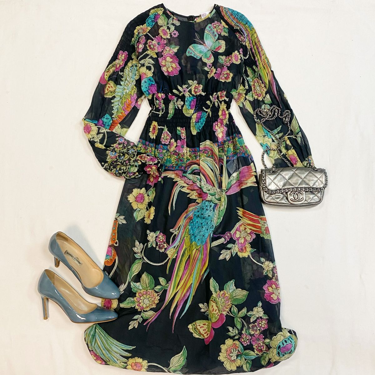 Платье Red Valentino размер 42 цена 10 770 рубТуфли Manolo Blahnik размер 37.5 цена 4 616 рубСумка Chanel