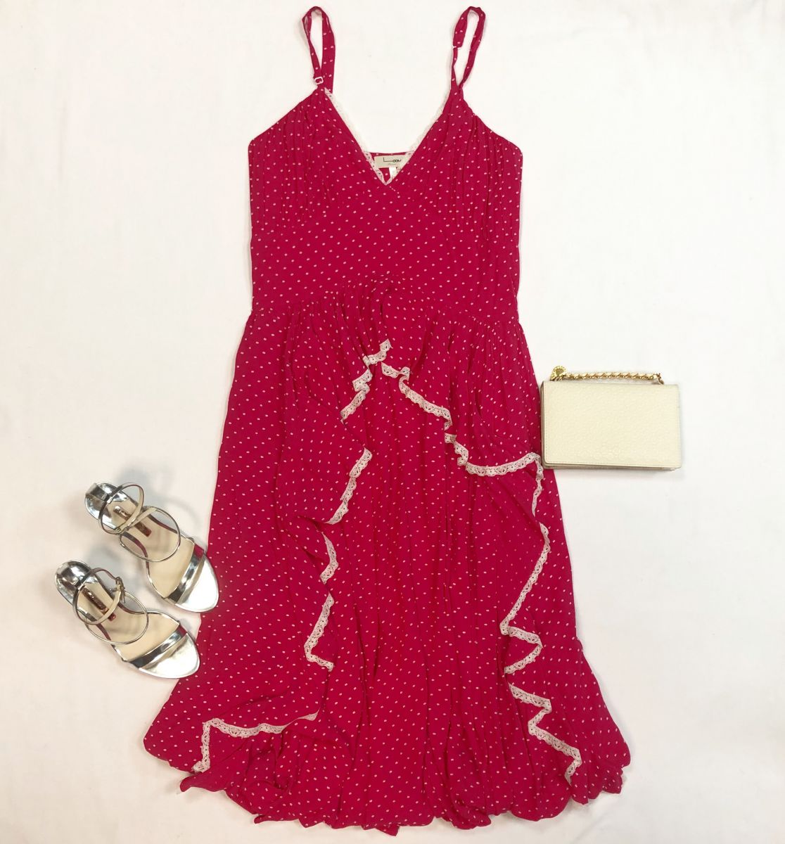 Сарафан Loom размер S цена 6 154 руб
Босоножки Sophia Webster размер 38 цена 12 308 руб
Сумка Stella McCartney