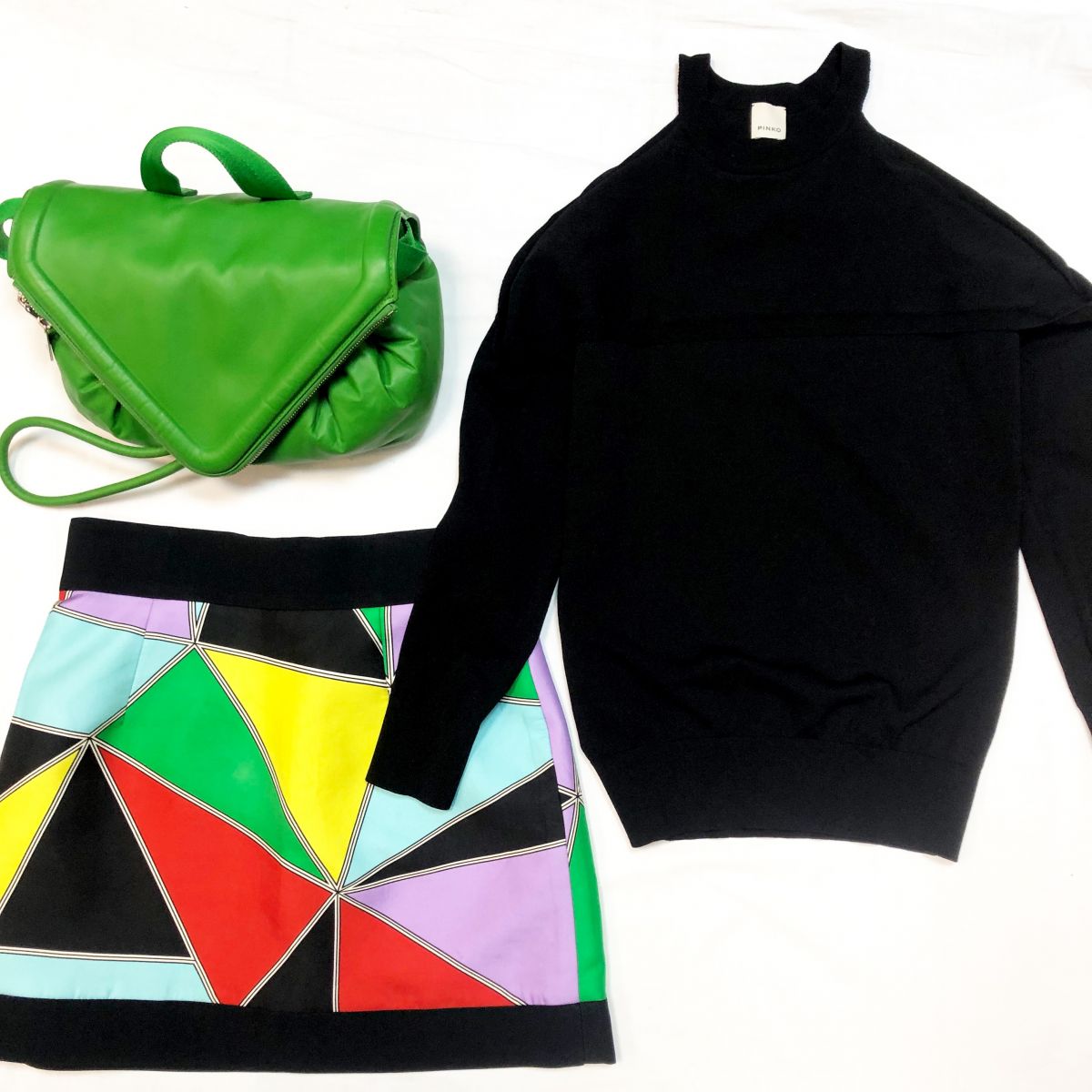 Кофта PINKO размер S цена 3 078 руб 
Юбка FAGUSTO PUGLI размер S цена 7 693 руб 
Сумка BOTTEGA VENETA