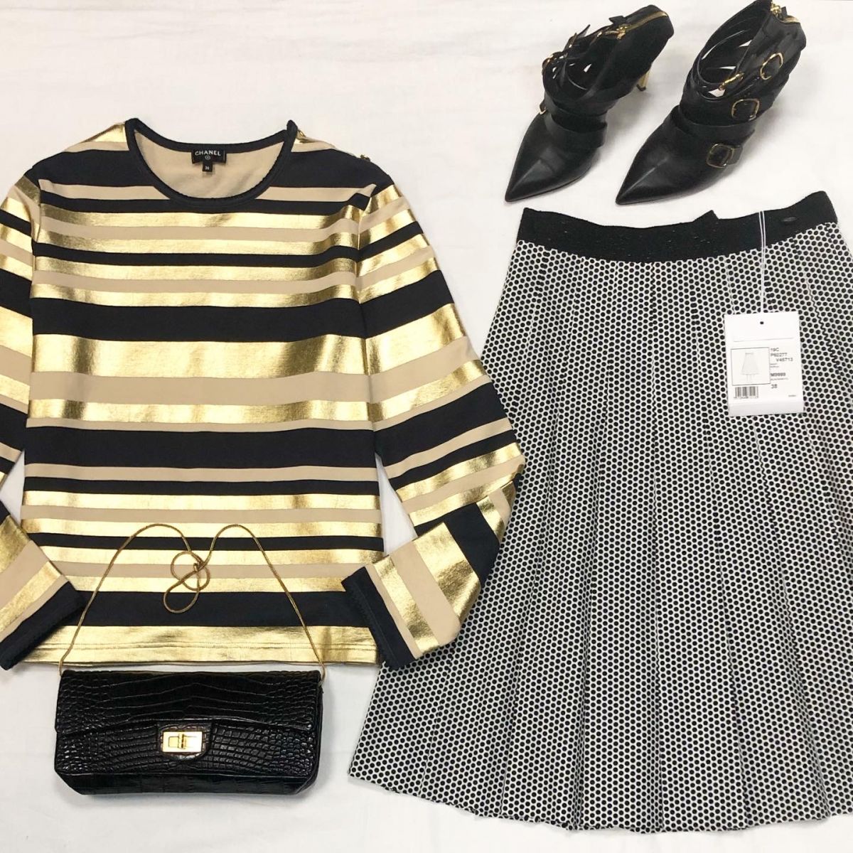 Кофта Chanel размер 36 цена 16 925 руб Юбка Chanel размер 38 цена 30 770 руб /с ценником/ Клатч Chanel
