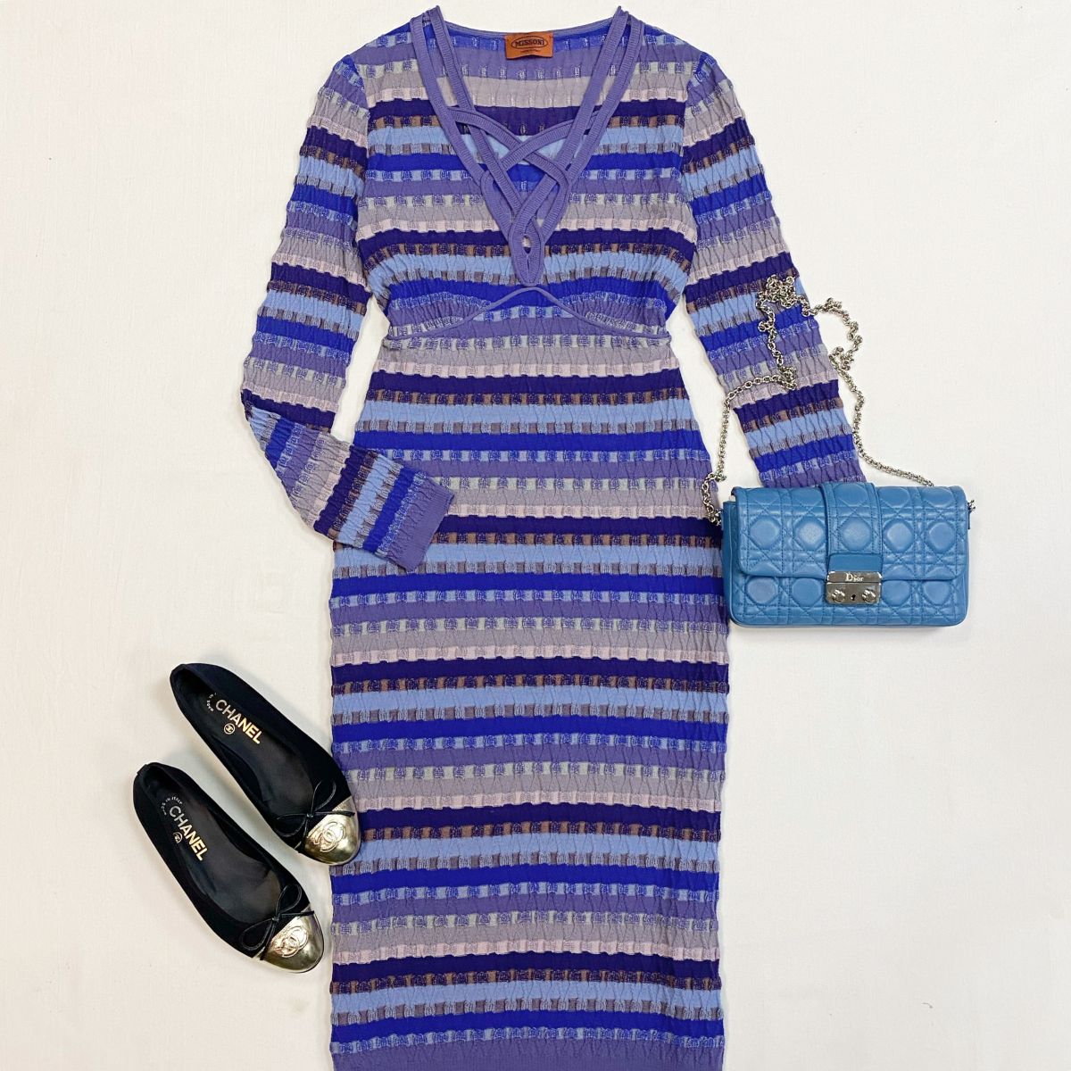 Платье Missoni размер 40 цена 6 154 рубБалетки Chanel размер 35 цена 23 078 рубСумка Dior