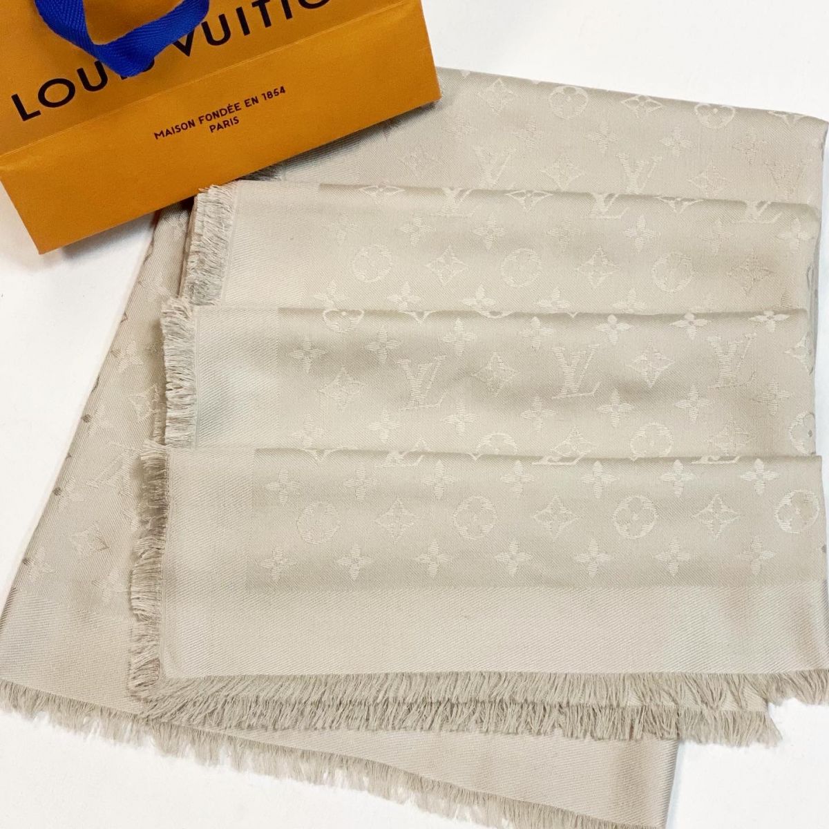 Платок Louis Vuitton размер 120/120 цена 23 078 руб 