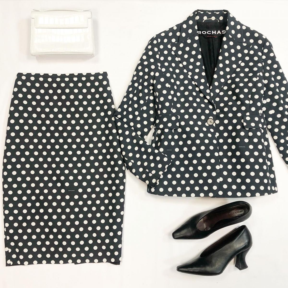 Кофта ROCHAS  размер 46 цена 23 078 рубТуфли BOTTEGA VENETA  размер 38.5 цена 15 385 рубСумка GIOSA 