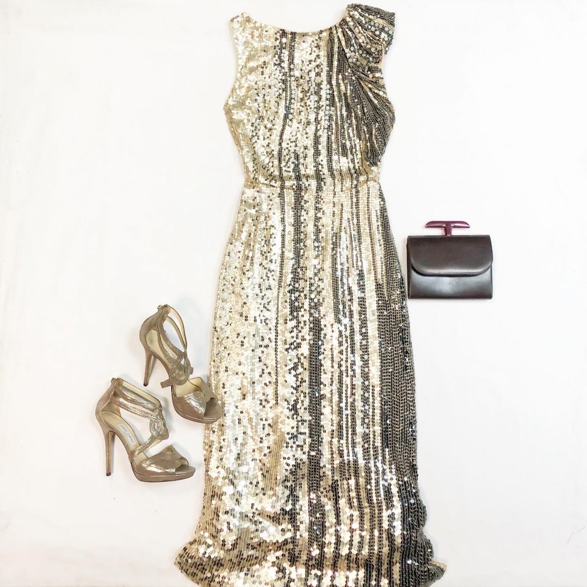 Платье/пайетки/ камни/ Jenny Packham размер 10 цена 23 078 рубБосоножки Jimmy Choo размер 39.5 цена 12 308 рубКлатч Dior