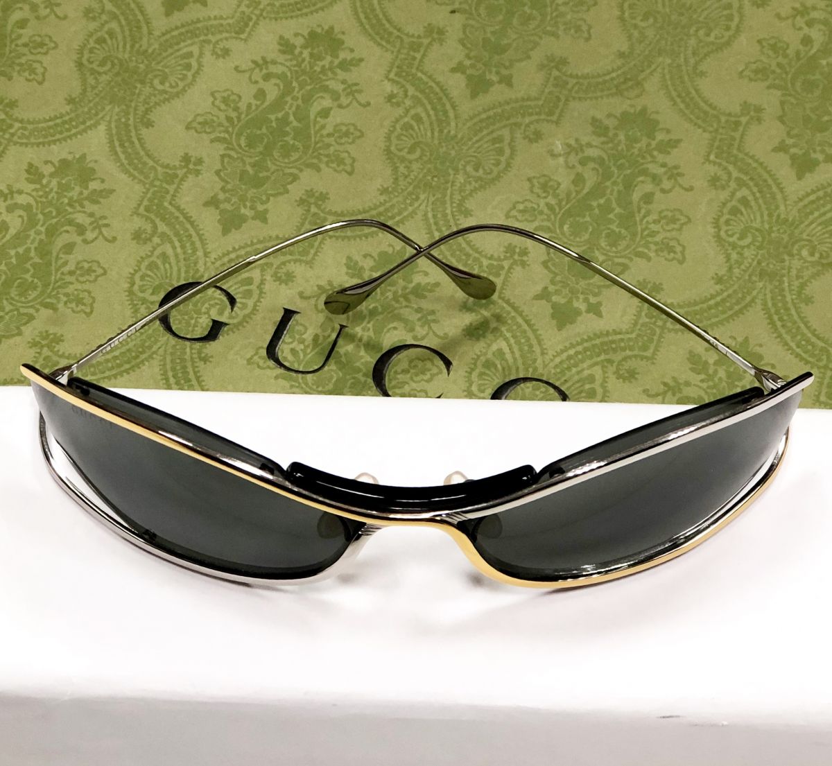 Очки Gucci цена 39 138 руб
