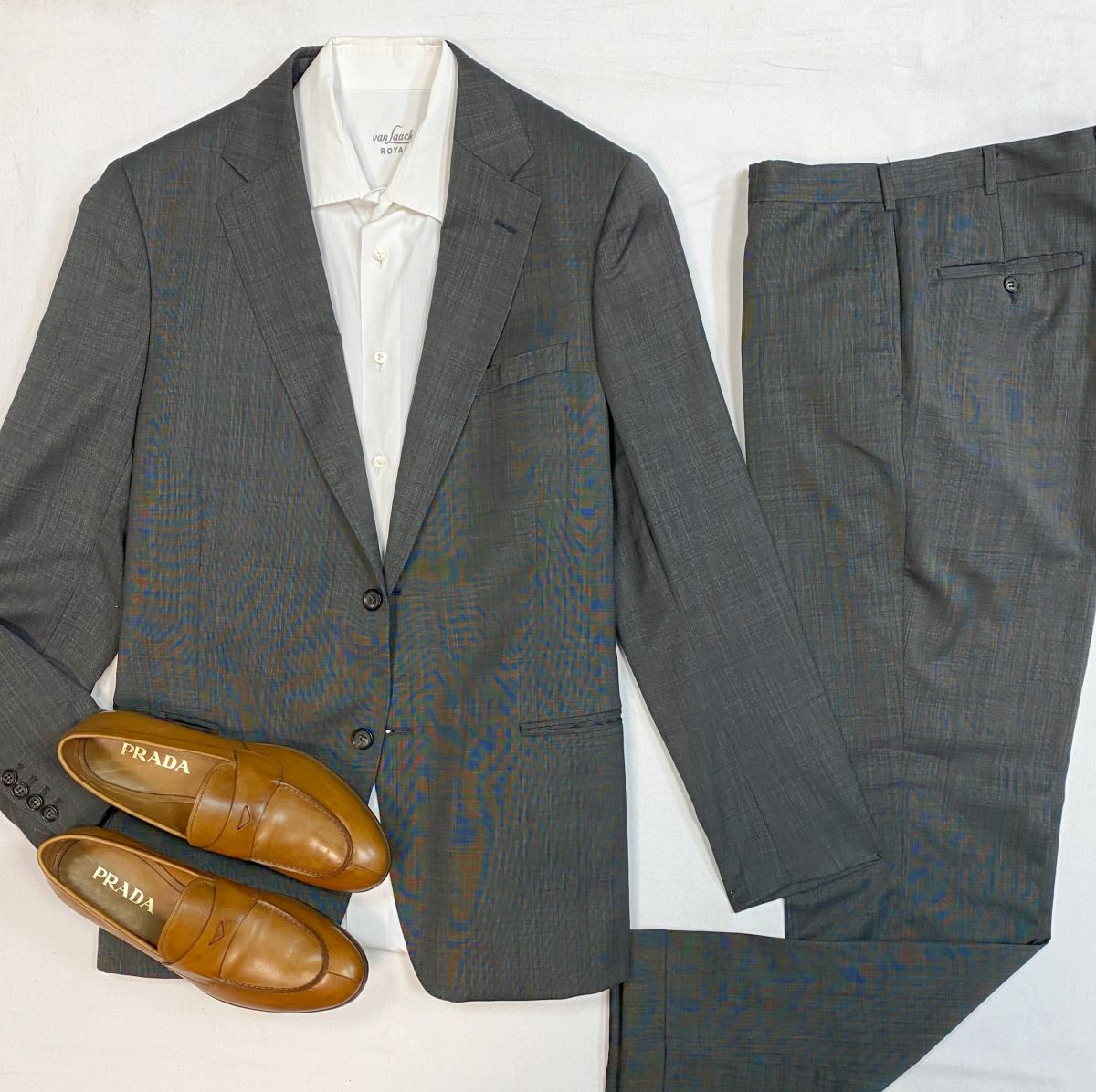 #mechtamen Костюм Valentino размер 54 цена 15 385 руб
Лоферы Prada размер 41 цена 13 847 руб