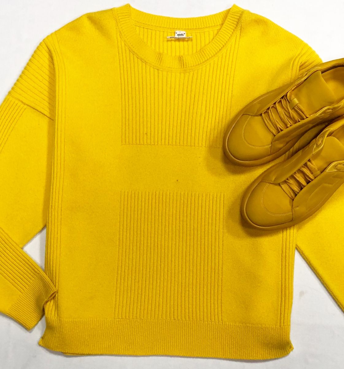 Кофта Hermes размер 42 цена 31 310 руб
Кроссовки Hermes размер 40 цена 46 965 руб