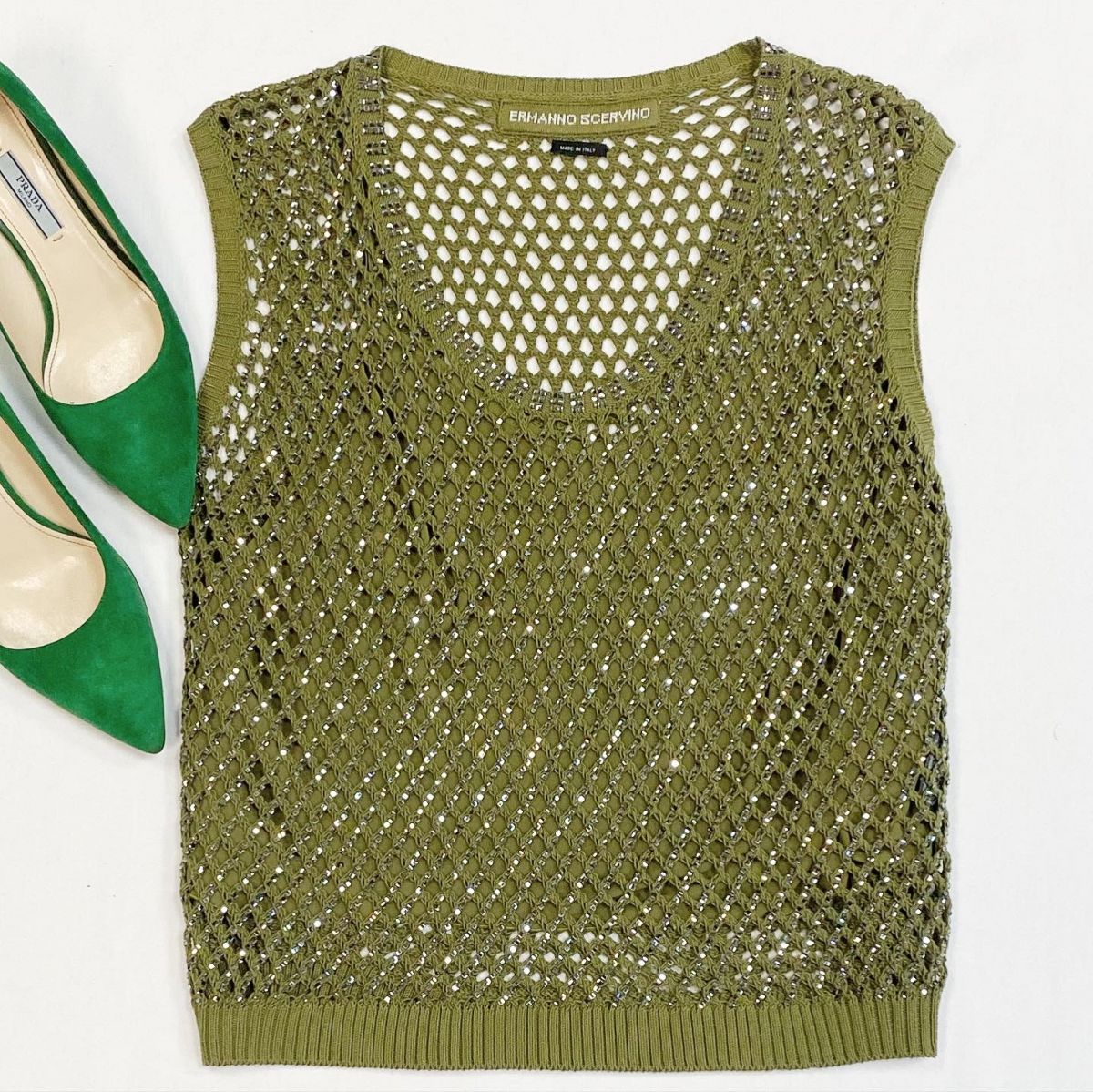 Топ /стразы/ Ermanno Scervino размер 44 цена 23 078 рубТуфли Prada размер 38 цена 15 385 руб