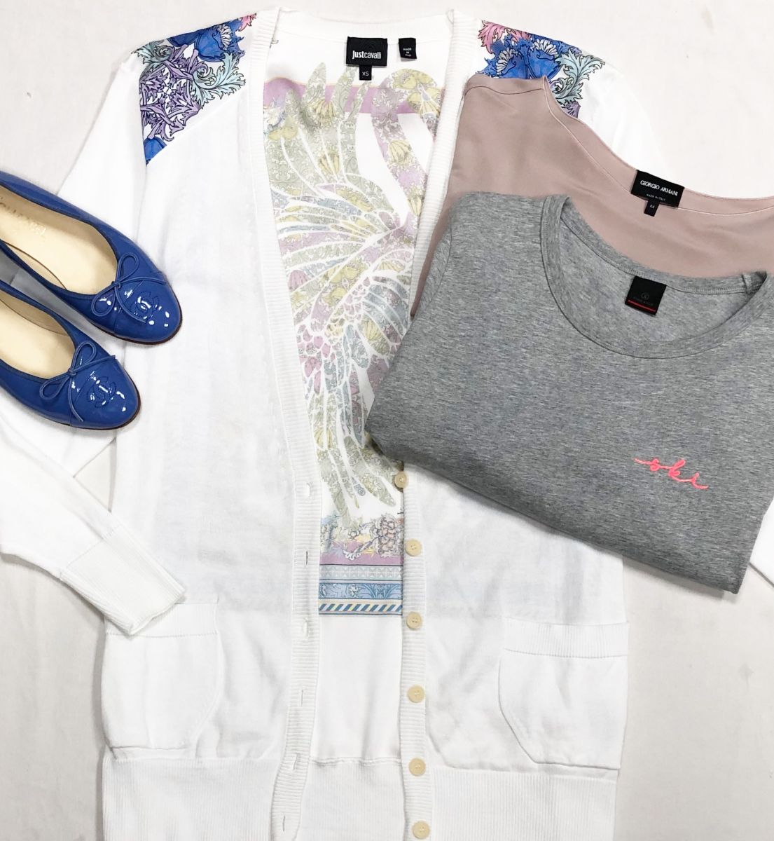 Кардиган Just Cavalli размер XS цена 4 697 руб
Футболка Armani размер 44 цена 1 566 руб
Футболка Bogner размер 42 цена 1 566 руб
Балетки Chanel размер 37.5 цена 31 310 руб