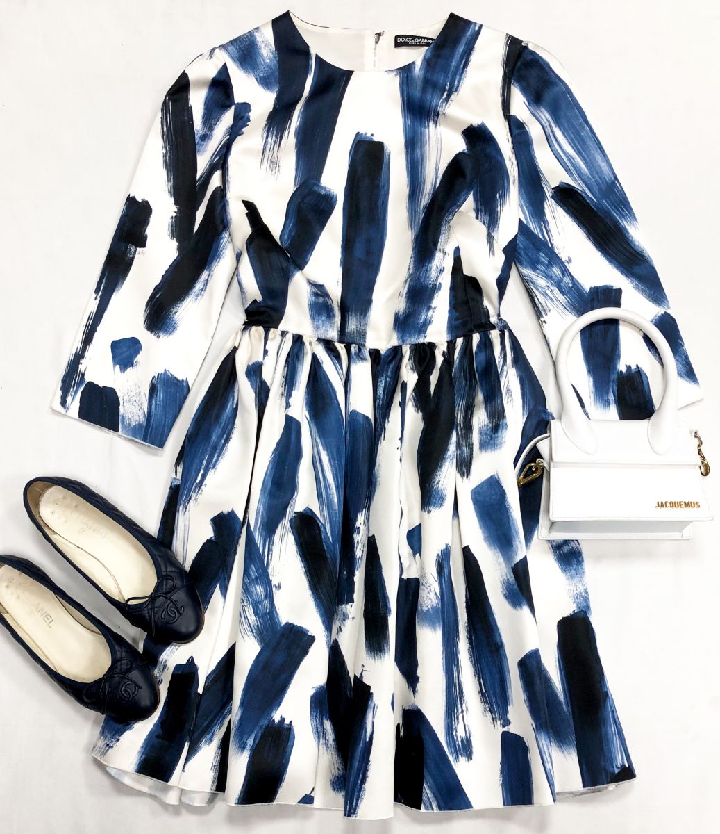 Платье Dolce Gabbana размер 46 цена 31 310 руб
Балетки Chanel размер 38 цена 15 655 руб
Сумочка Jacquemus 
