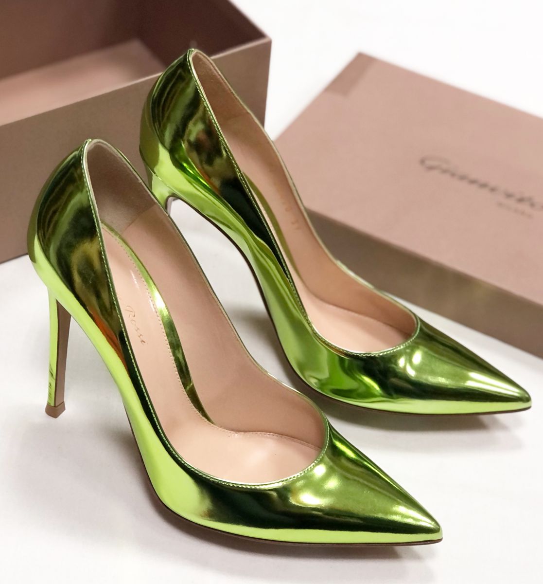 Туфли Gianvito Rossi размер 39 цена 15 655 руб
