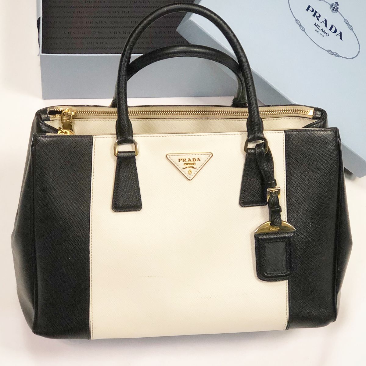 Сумка Prada размер 35/23 цена 15 385 руб