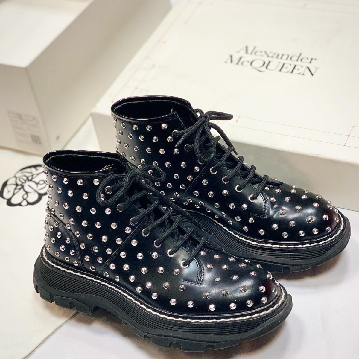 Alexander mcqueen 39 deals