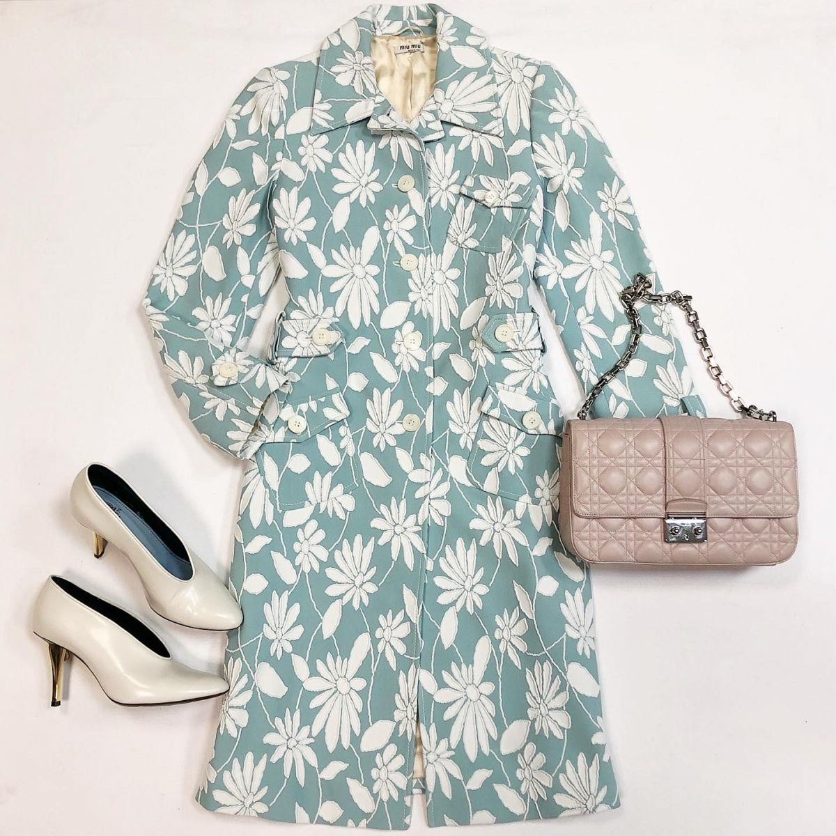 Пальто Miu Miu размер 42 цена 23 078 рубТуфли Lanvin размер 38 цена 6 154 рубСумка Dior