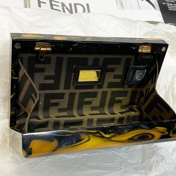 Клатч Fendi