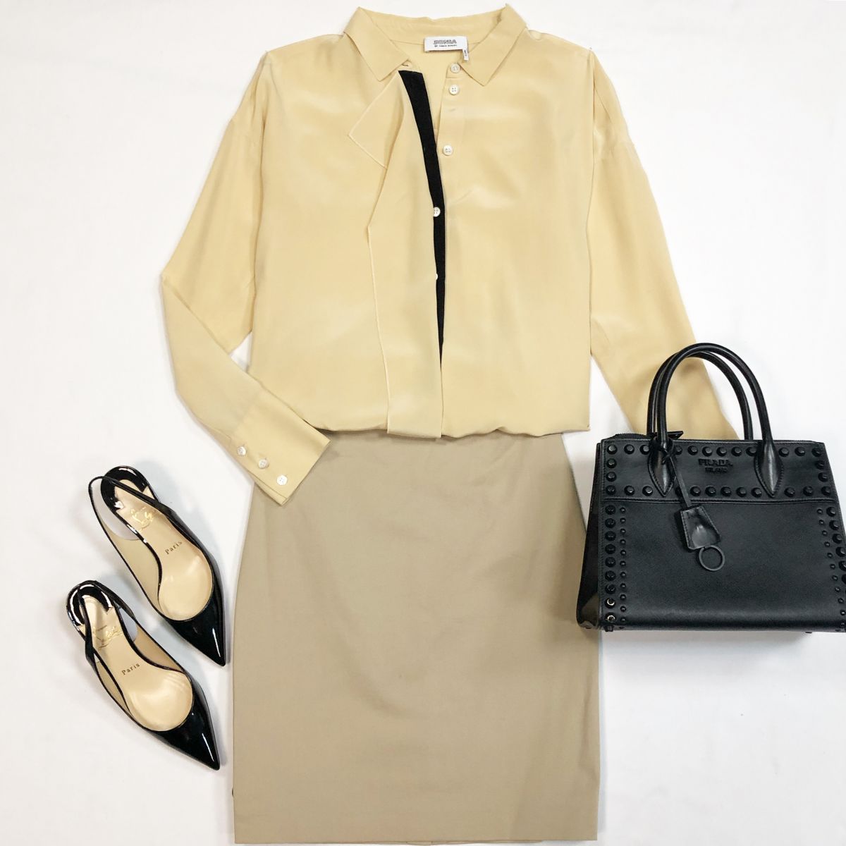 Юбка Prada размер 38 цена 6 154 рубБлузка Sonia Rykiel размер 40 цена 4 616 рубТуфли Louboutin размер 37 цена 15 385 рубСумка Prada