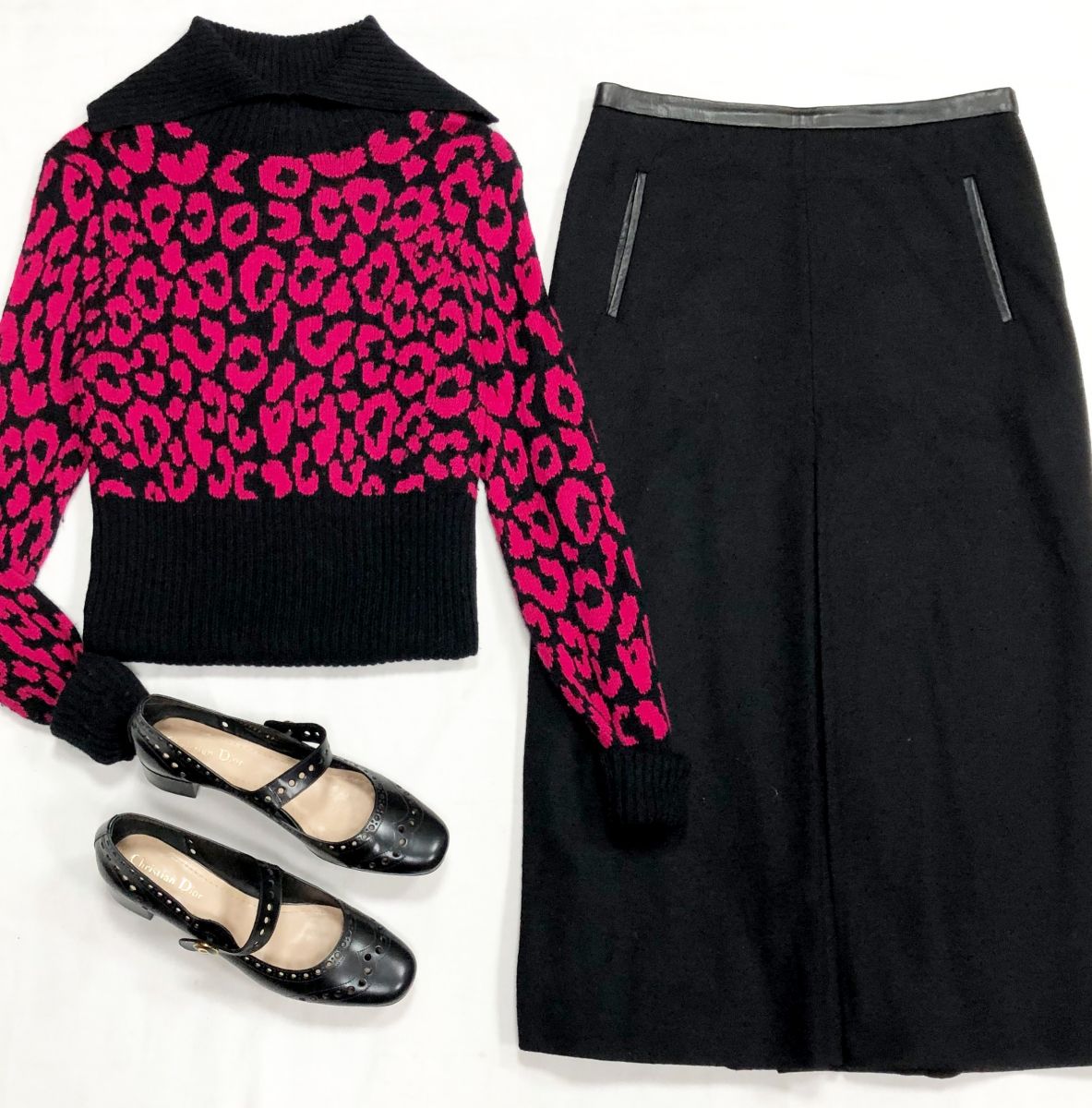 Кофта Christian Dior размер 38 цена 15 655 руб
Юбка Saint Laurent размер 38 цена 15 655 руб
Туфли Christian Dior размер 39 цена 46 965 руб