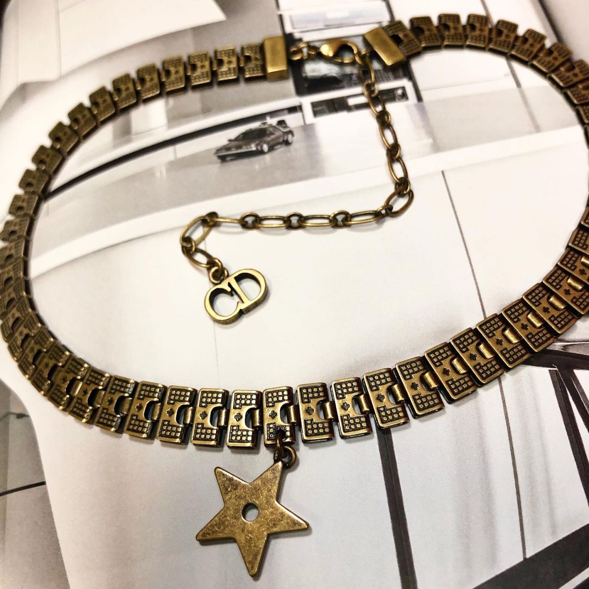 Чокер Christian Dior цена 15 385 руб 