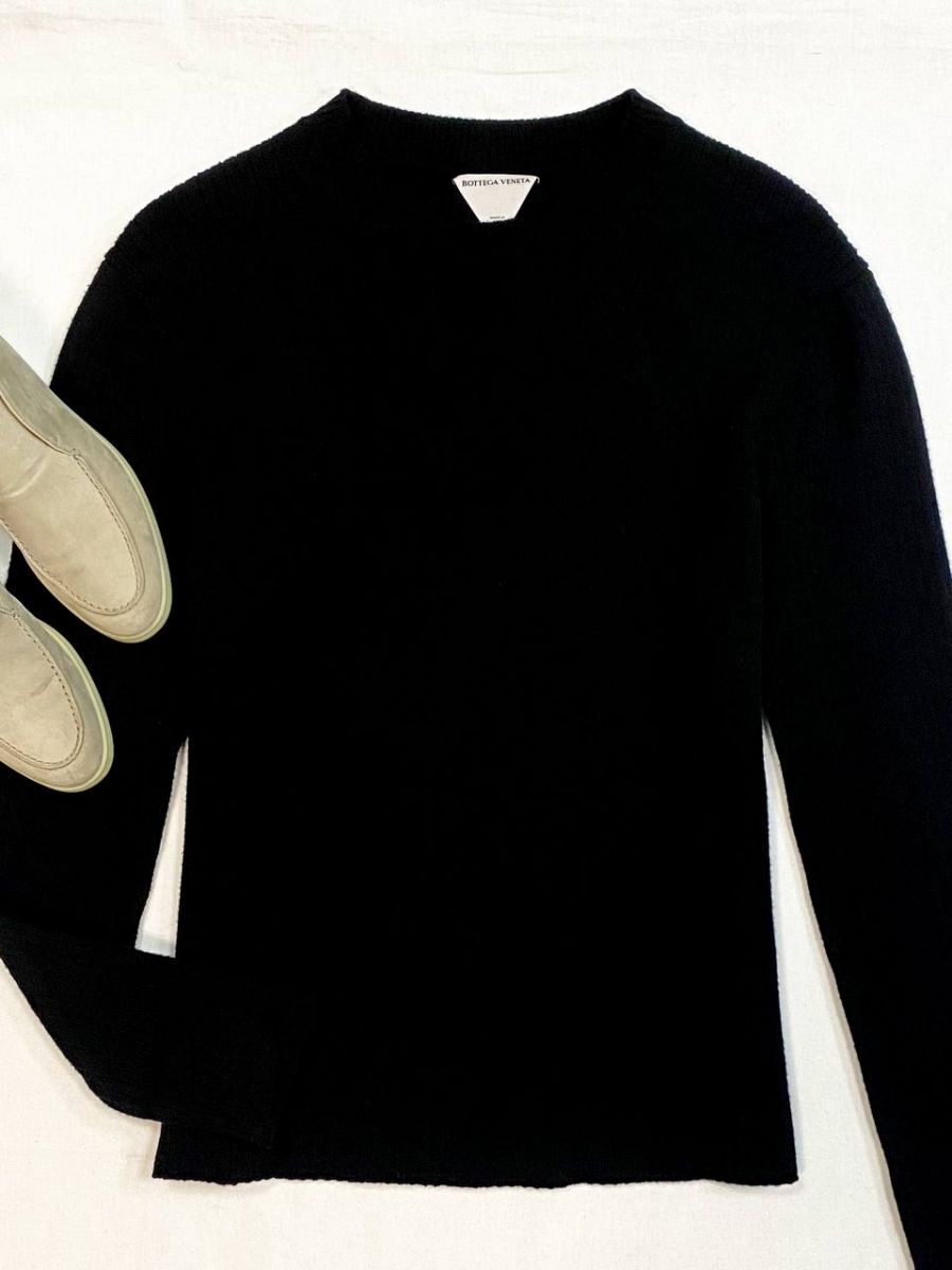 Кофта Bottega Veneta размер M цена 30 770 руб
Лоферы Loro Piana размер 37 цена 30 770 руб