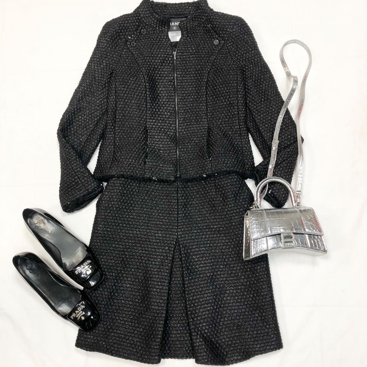 Костюм /люрекс/шёлк/Chanel размер 40 цена 61 540 руб Туфли Prada размер 38.5 цена 7 693 руб Сумка Balmain