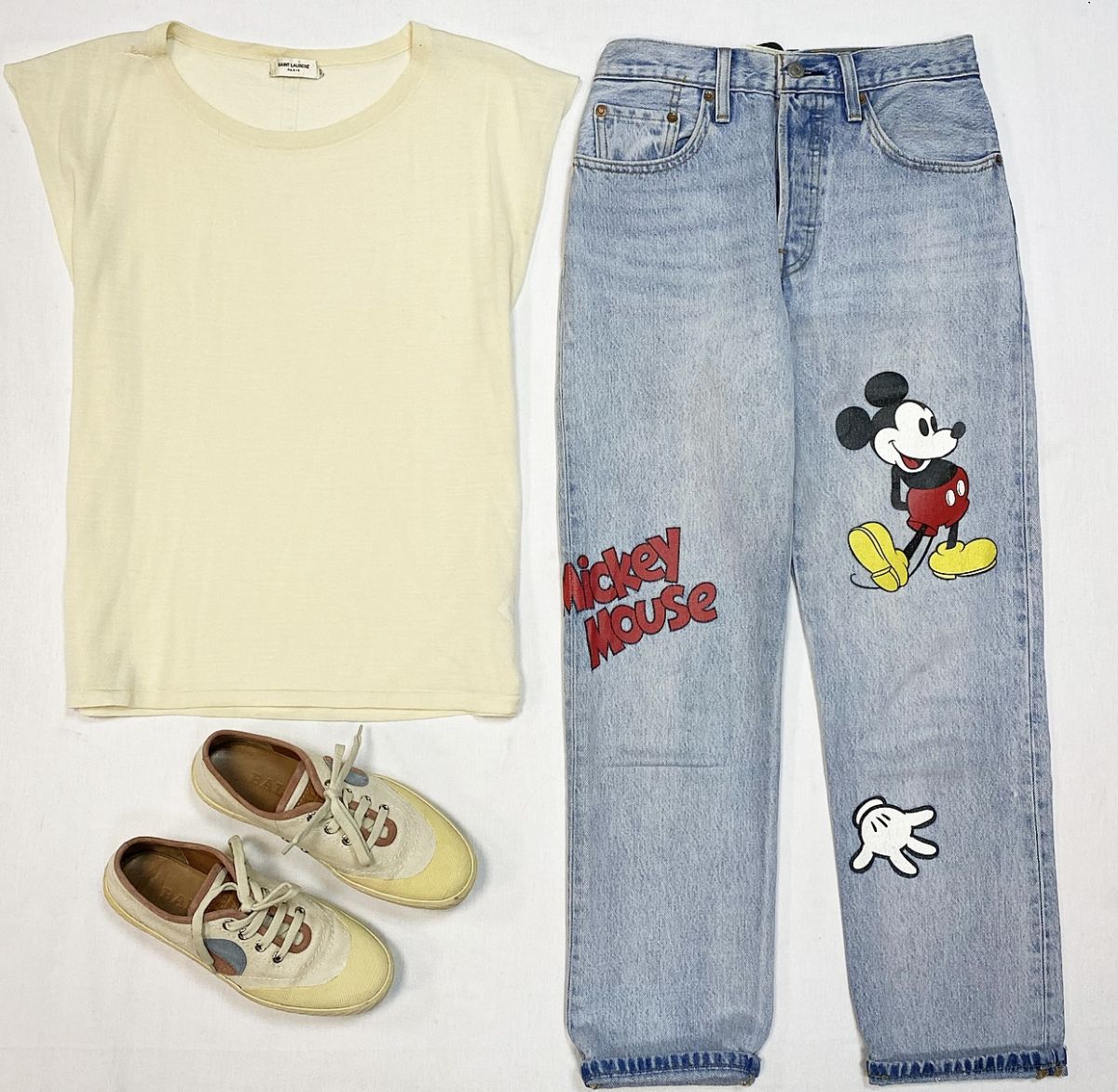 Топ Saint Laurent размер XS цена 3 078 рубДжинсы Levi’s размер 26 цена 7 693 рубКеды Bally размер 36 цена 7 693 руб