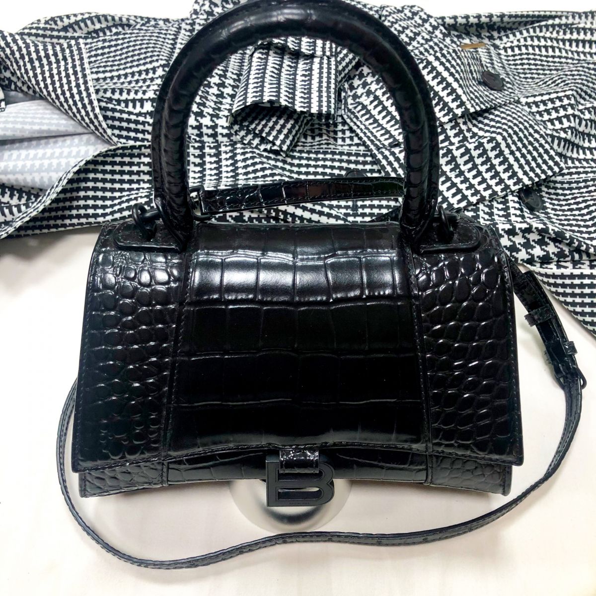 Сумочка BALENCIAGA цена 117 413 руб