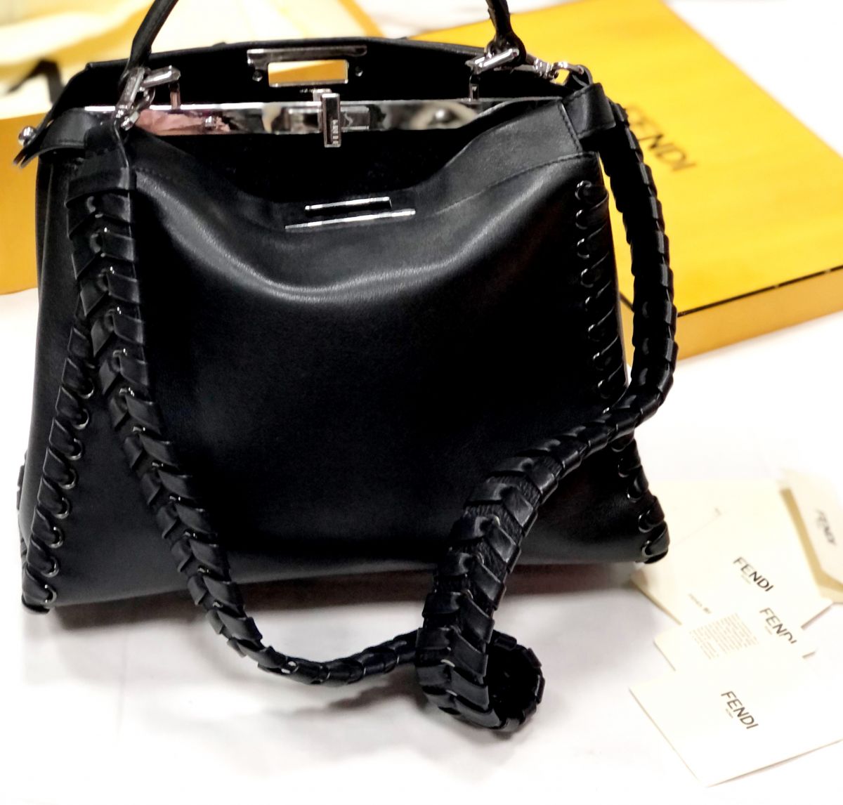 Сумка FENDI размер большой цена 107 693 руб /новая / карточки / 