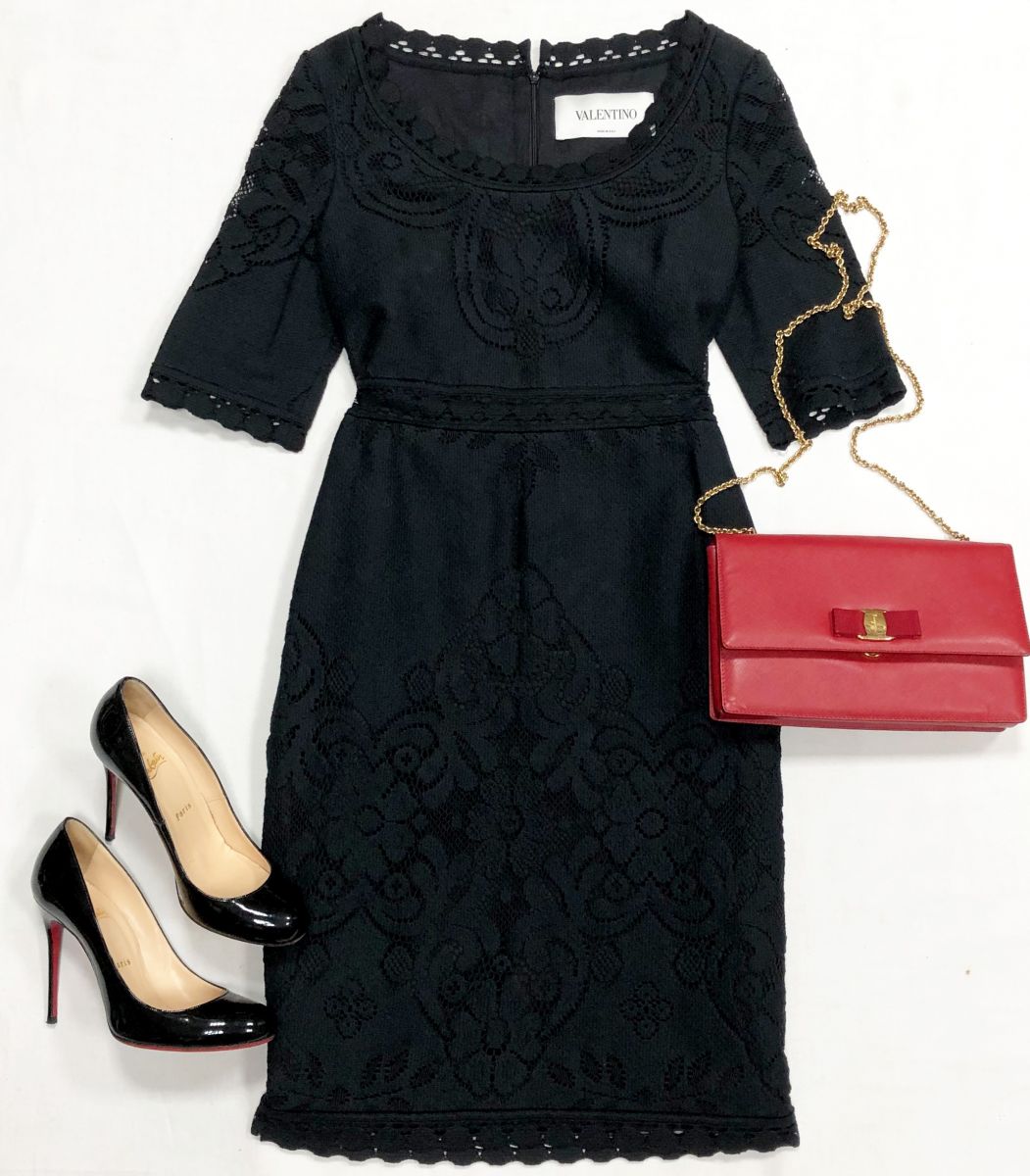 Платье Valentino размер 44 цена 23 483 рубТуфли LOUBOUTIN размер 38.5 цена 10 959 рубСумка Salvatore Ferragamo
