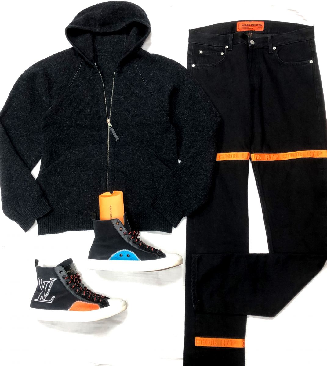 #Mechtamen
Кофта PRADA размер 50 цена 4 616 руб 
Джинсы Heron Preston размер 30 цена 10 770 руб