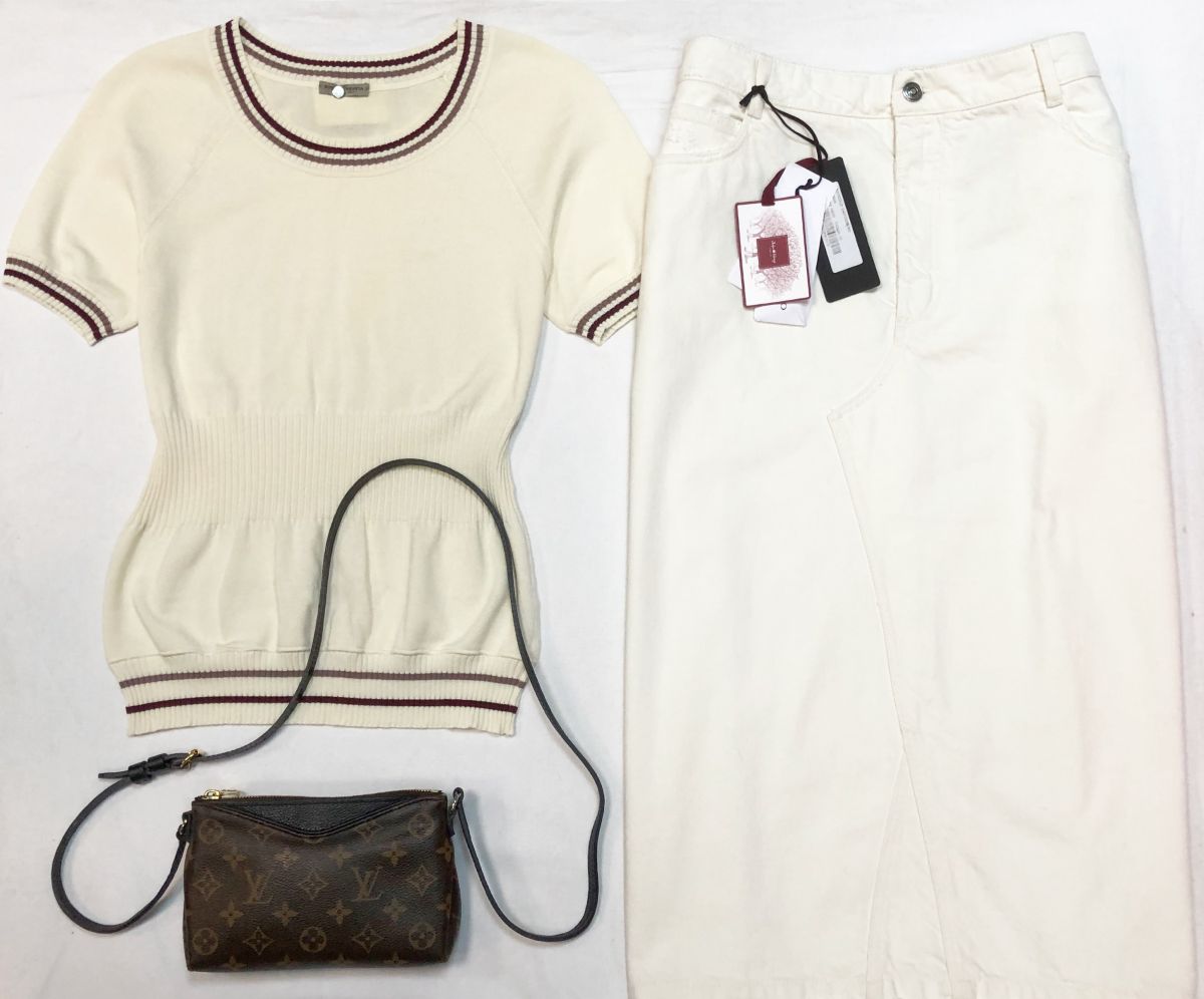 Кофта BOTTEGA VENETA размер 38 цена  3 077 руб 
Юбка джинсовая ERMANNO SCHERVINO размер 50 цена 7 693 руб /с ценником/