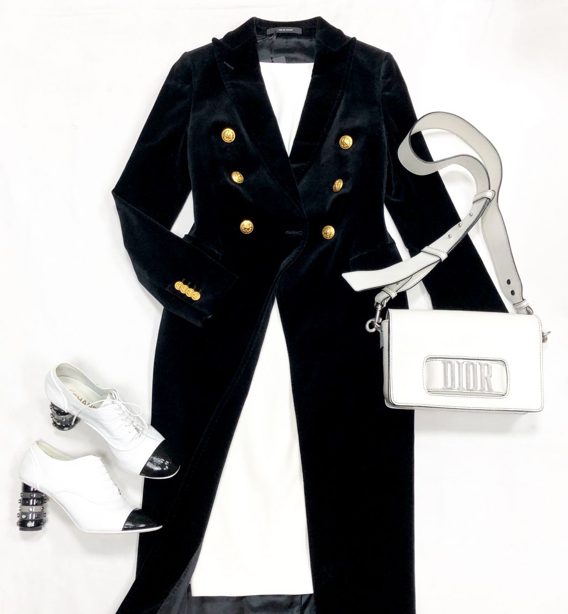 Платье Tom Ford размер 34 цена 30 770 руб
Жакет /бархат/ размер 40 цена 15 385 руб
Ботинки Chanel размер 40 цена 76 925 руб
Сумка Christian Dior 
