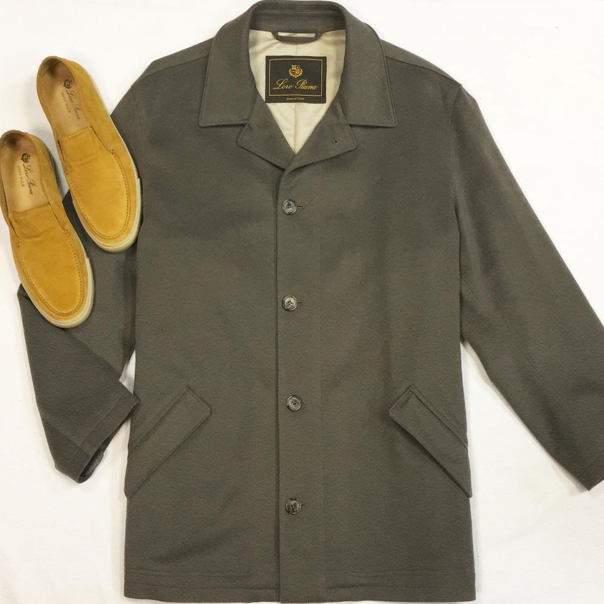 Пальто/кашемир/ LORO PIANA  размер XL цена 76 925 рубЛоферы LORO PIANA  размер 43 цена 30 770 руб