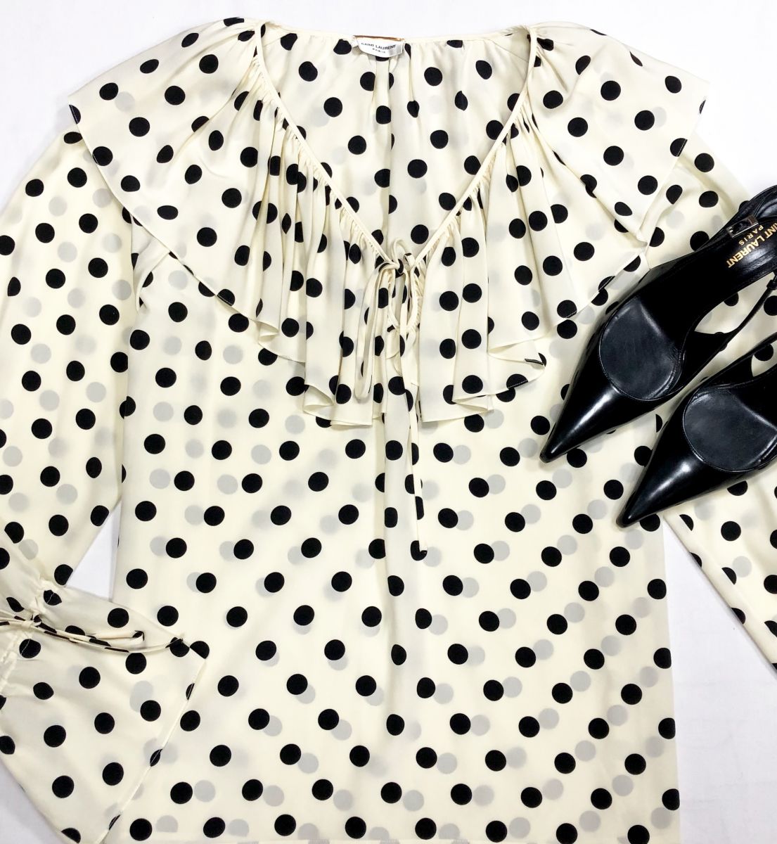 Блузка Saint Laurent размер 34 цена 18 785 рубТуфли Saint Laurent размер 41 цена 46 965 руб