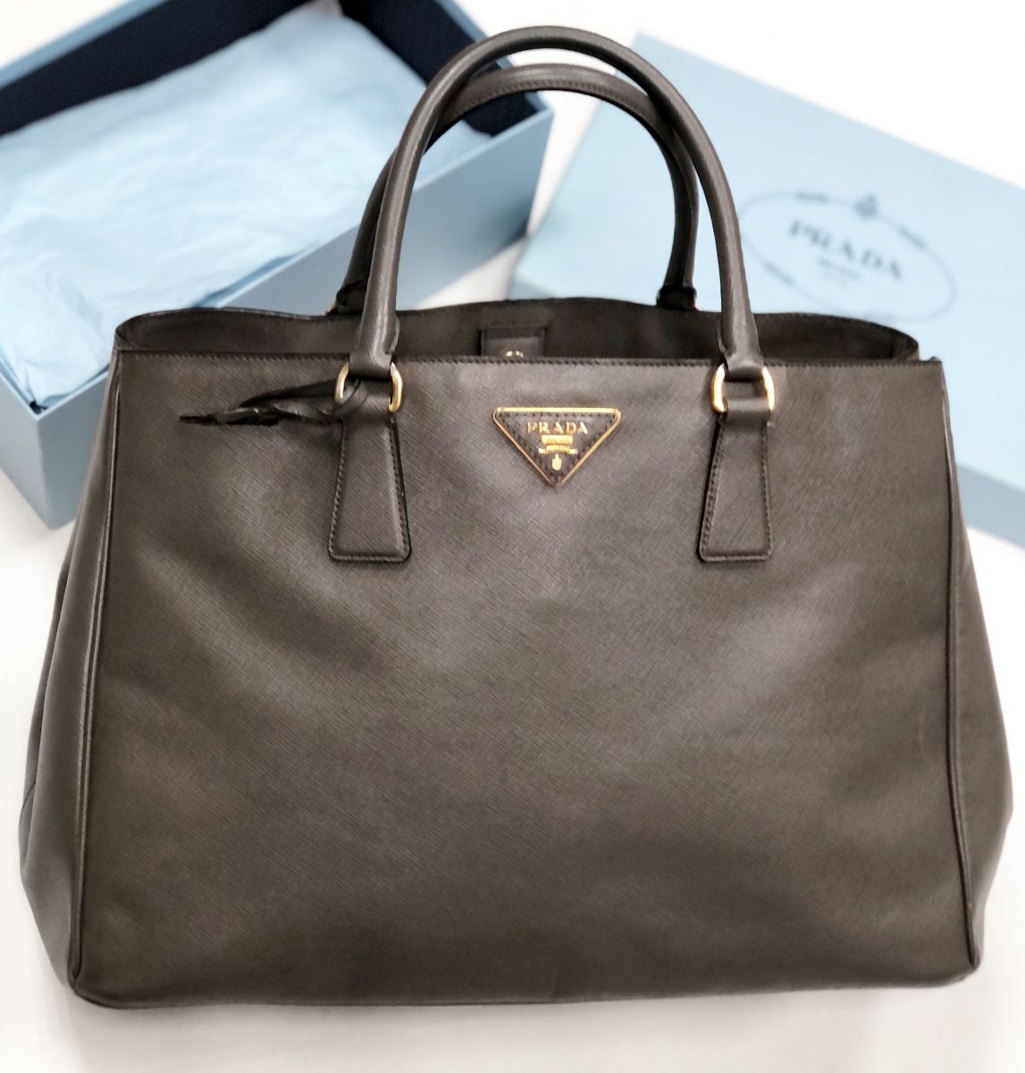 Сумка Prada размер 35/25 цена 31 310 руб