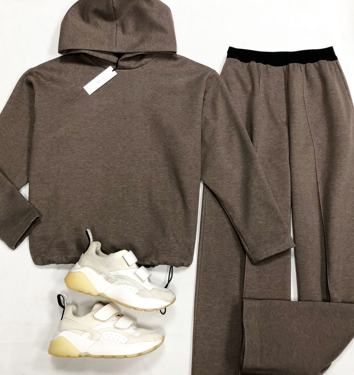 Костюм Replica one size цена 18 769 руб
Кроссовки Stella McCartney размер 39 цена 7 693 руб
