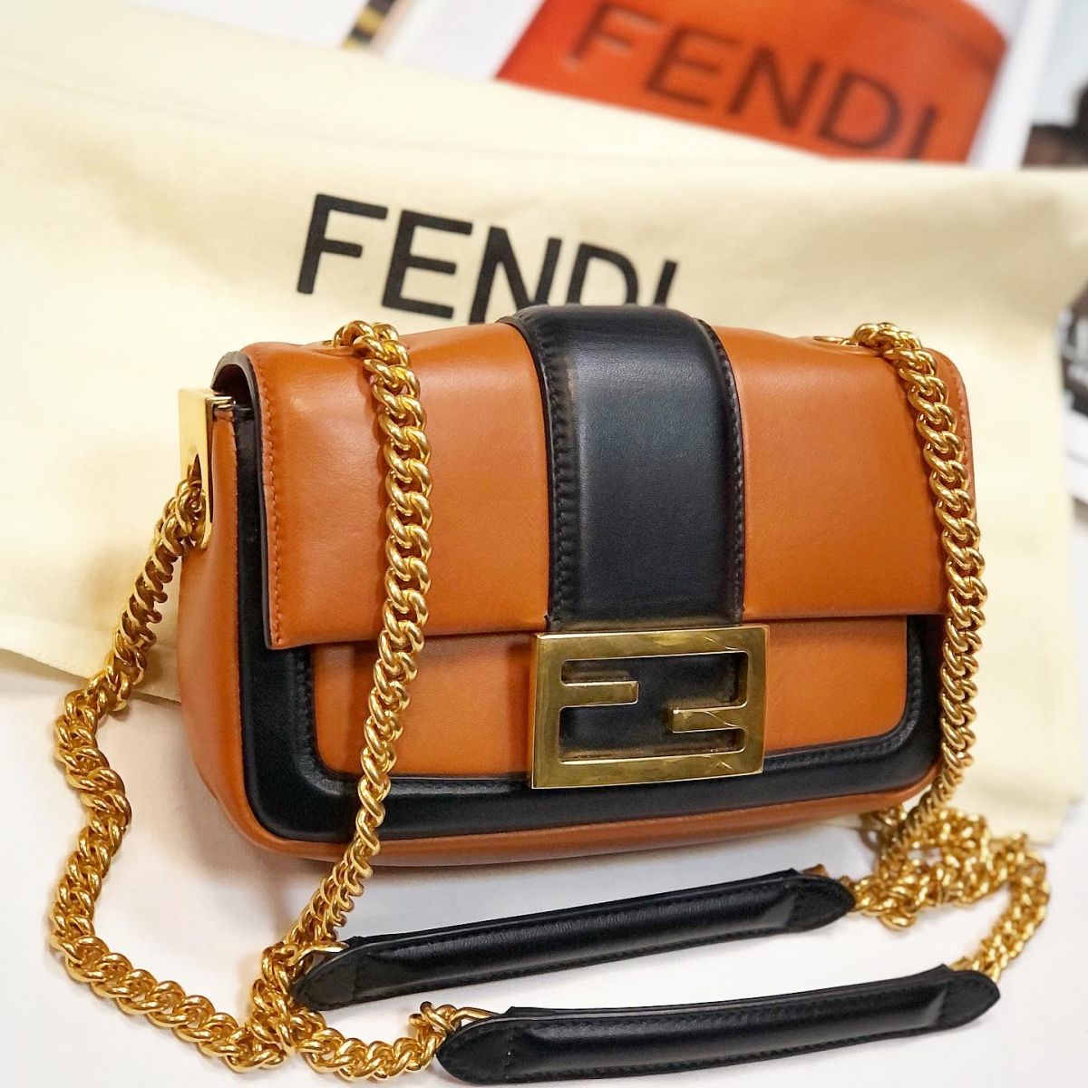 Сумка Fendi  размер 20/12 цена 92 310 руб 