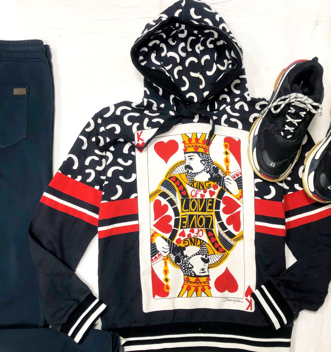 #Mechtamen
Толстовка DOLCE &amp; GABBANA размер 48 цена 12 524 руб 
Брюки BOGNER размер M/L цена 6 262 руб 
Кроссовки BALENCIAGA размер 42 цена 12 524 руб