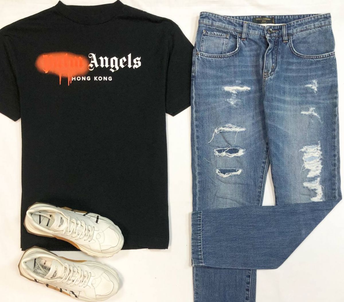 Джинсы Dolce Gabbana размер 40 цена 4 616 руб
Футболка Palm Angels размер S цена 10 770 руб
Кеды Valentino размер 39 цена 30 770 руб