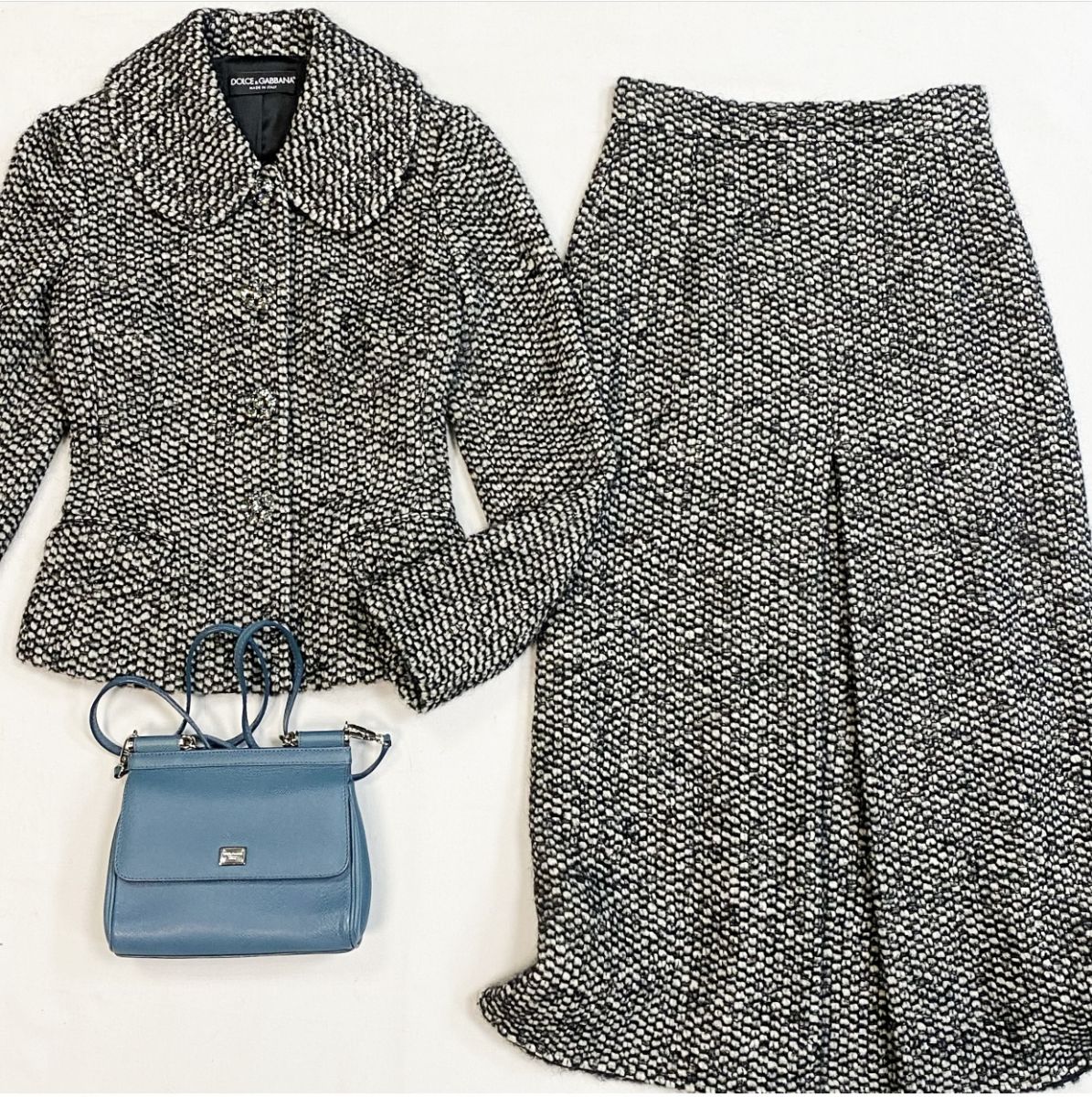 Костюм/камни/ Dolce Gabbana размер 40 цена 23 078 рубСумка Dolce Gabbana