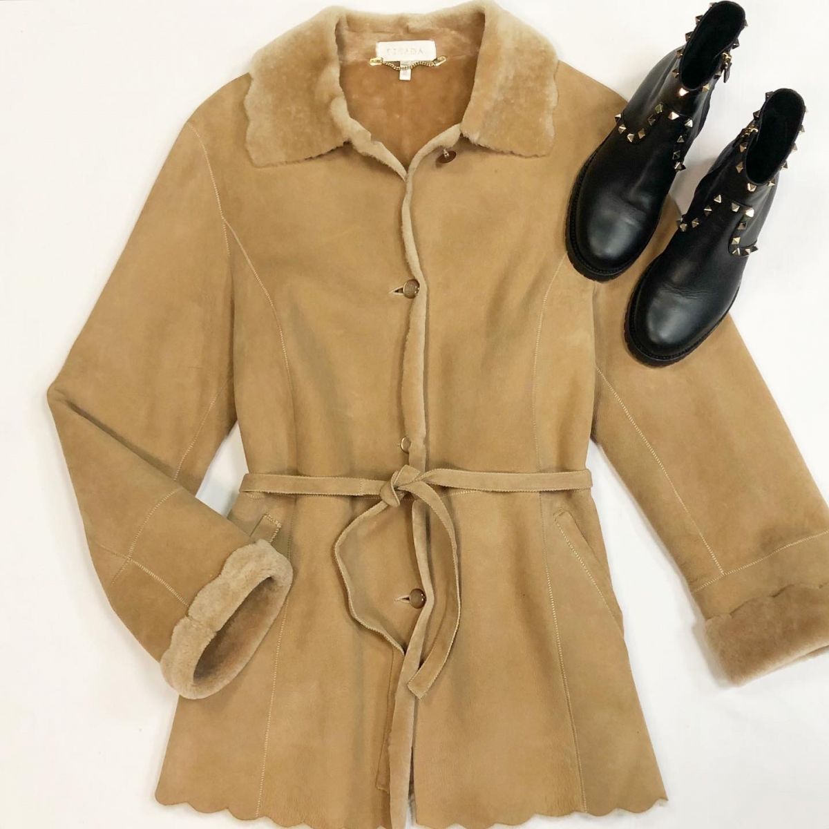 Дублёнка Escada размер 42 цена 23 078 рубБотинки Valentino размер 36 цена 23 078 руб