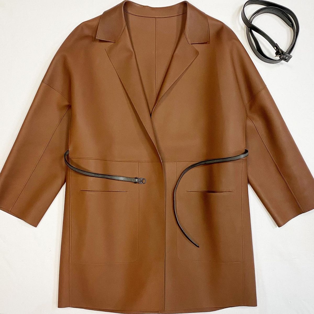 Пальто - куртка / кожа / двухсторонне / с дополнительными ремешками / Loro Piana размер S цена 246 160 руб 