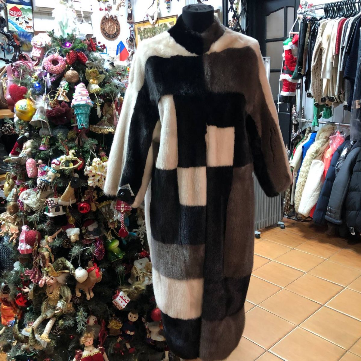 Шуба /мех норки/ EMMA  размер 44 цена 140 895 руб